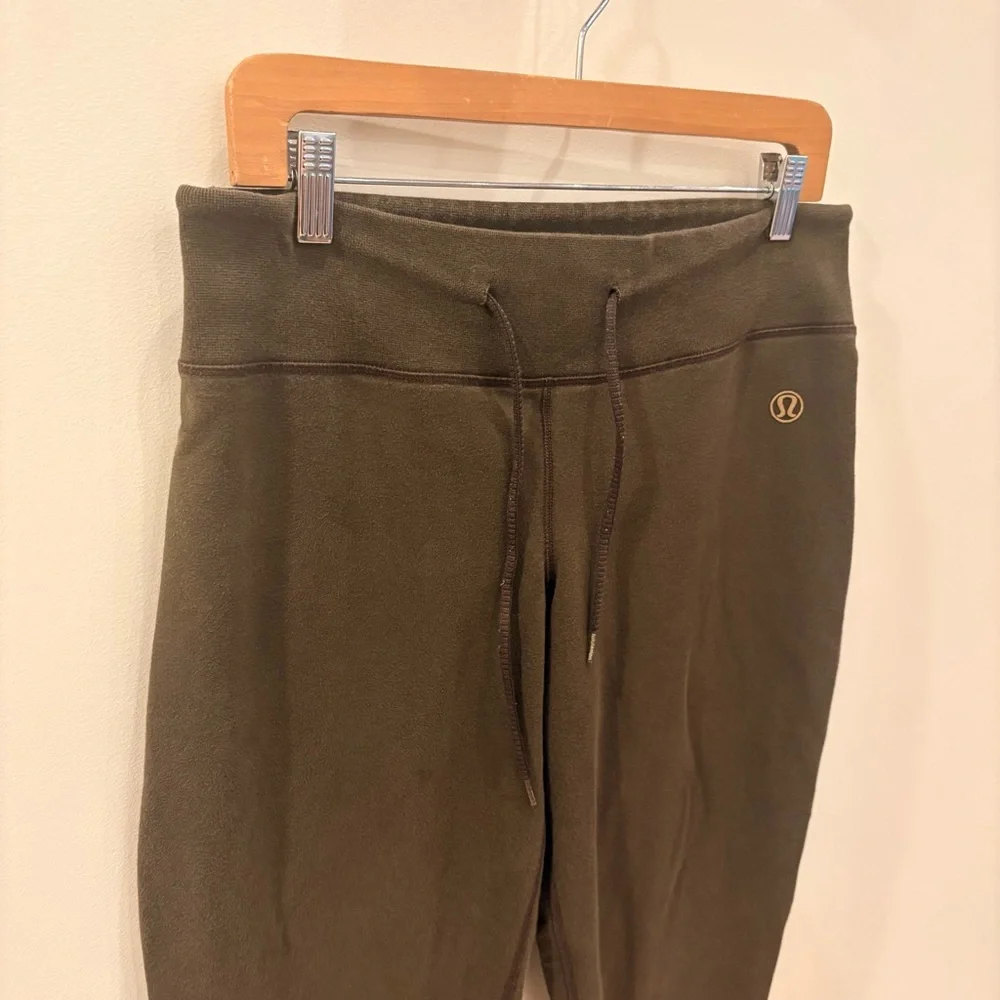 Lululemon Cropped Sweatpants - Picture 2 of 9